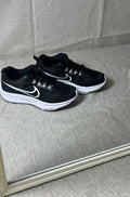Nike Negro y Blanco | Estilo Deportivo